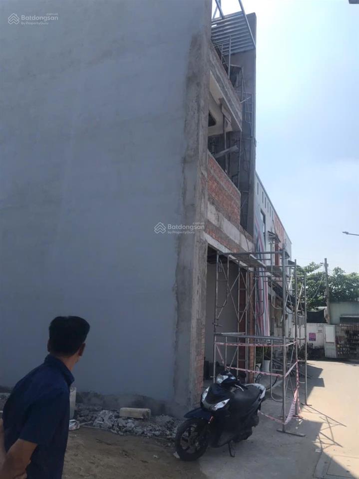 Đất hẻm xe hơi cạnh chợ phú thuận quận 7. giá 5 tỷ 550 triệu.  0917 492 *** chính.