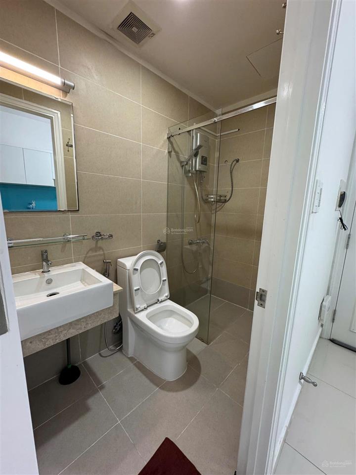 Cần cho thuê officetel  florita q7  8tr/th