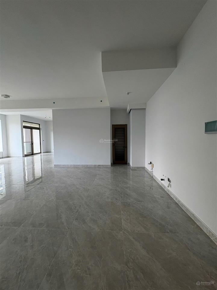 Cho thuê shop tầng hồ bơi, đẹp tại the peak midtown, 50 triệu vnd, 124m2, 3pn, 2wc