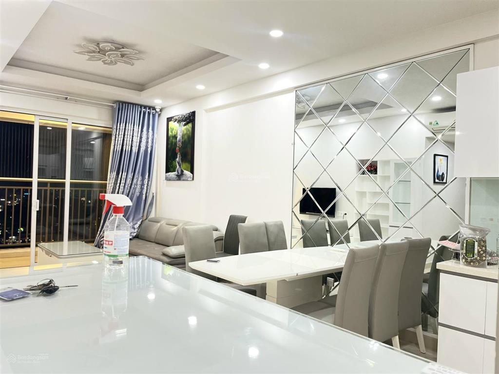 Cần bán ch richstar 2pn full nt | giá 3,5 tỷ. tầng trung view thoáng.  0918 748 ***