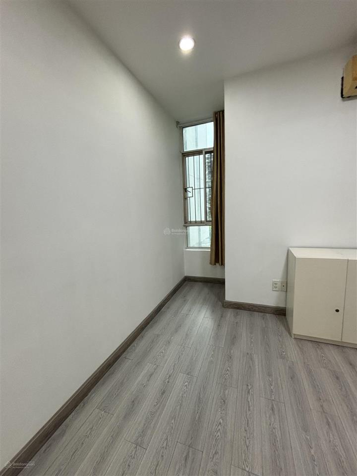Cần bán gấp căn hộ hoàng anh 2, q.7, 2pn, 2wc, nhà đẹp, dt 96m2, giá 4,050 tỷ.  0902 597 *** hoa