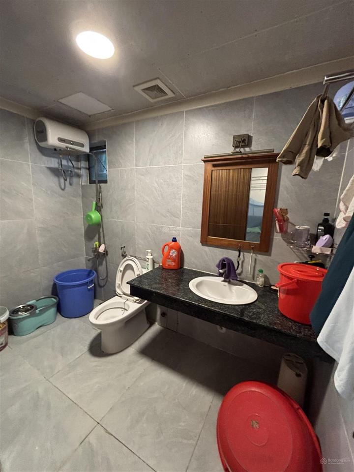 Cần bán gấp căn hộ hoàng anh 2, q.7, 2pn, 2wc, nhà đẹp, dt 96m2, giá 4,050 tỷ.  0902 597 *** hoa