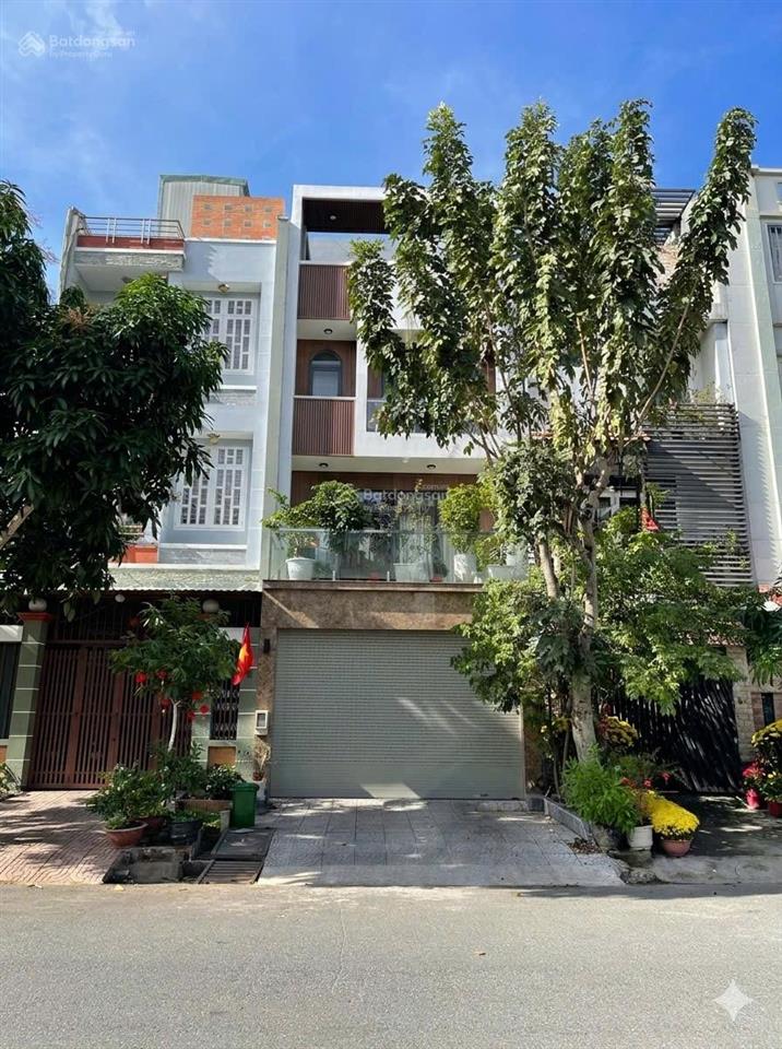 Nhà phố 4 tầng full nội thất + thang máy chính chủ xây ở tại đường d1 phường tân mỹ giá 19 tỷ 5x18m