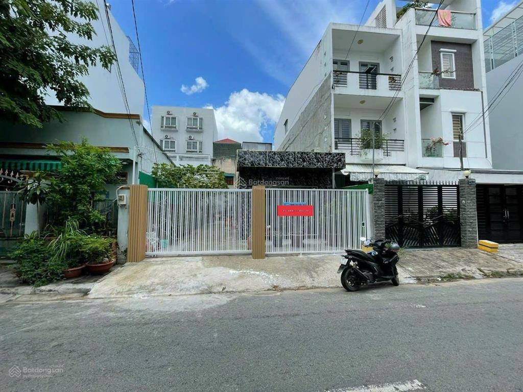 Bán nhà cấp 4 (8x18m) tiện xây mới tại đường 49, tân quy, quận 7, giá 26,5 tỷ  0917 796 ***