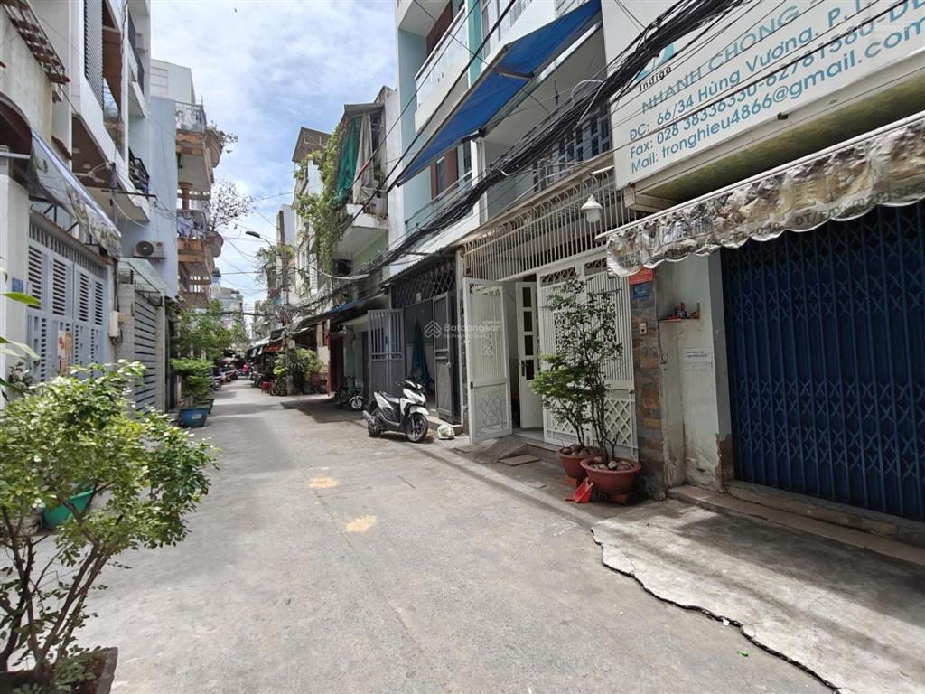 Bán nhà đẹp 2 lầu hxh 66 đường hùng vương quận 10 dt 36.6m2 giá 12,5 tỷ  0917 796 *** em phương