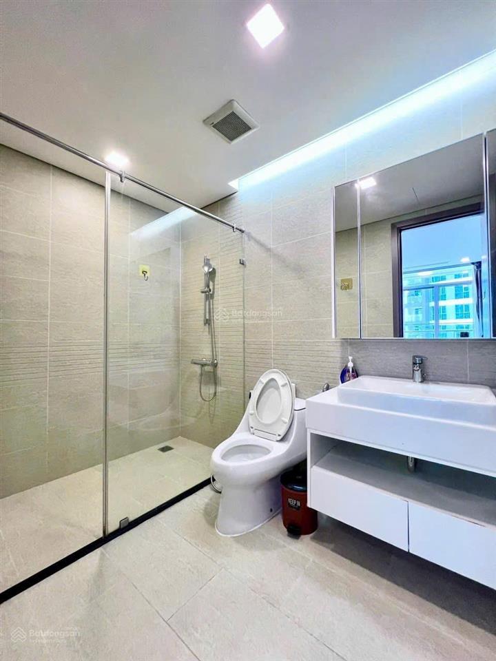 Cho thuê căn hộ 2 phòng ngủ view sông và công viên giá chỉ 28tr.  0907 999 ***