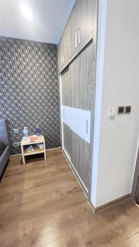 Cho thuê căn hộ 2 phòng ngủ view sông và công viên giá chỉ 28tr.  0907 999 ***