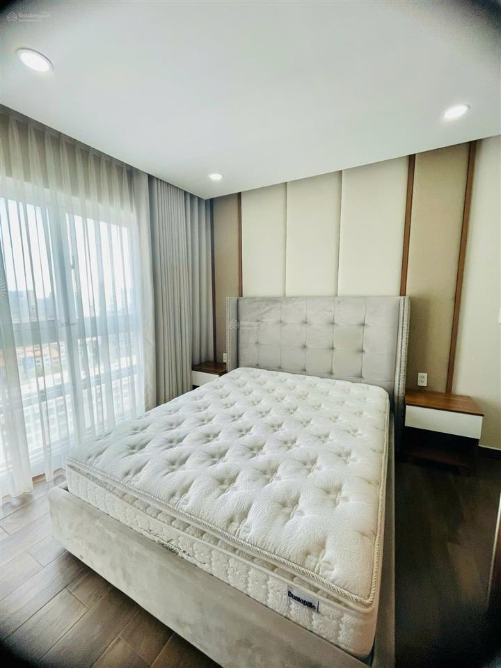 Cho thuê nhanh ch happy valley pmh q7  135m², căn góc tầng cao.  0947 833 *** phượng