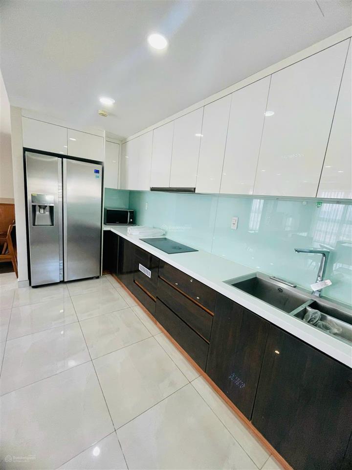 Cho thuê nhanh ch happy valley pmh q7  135m², căn góc tầng cao.  0947 833 *** phượng
