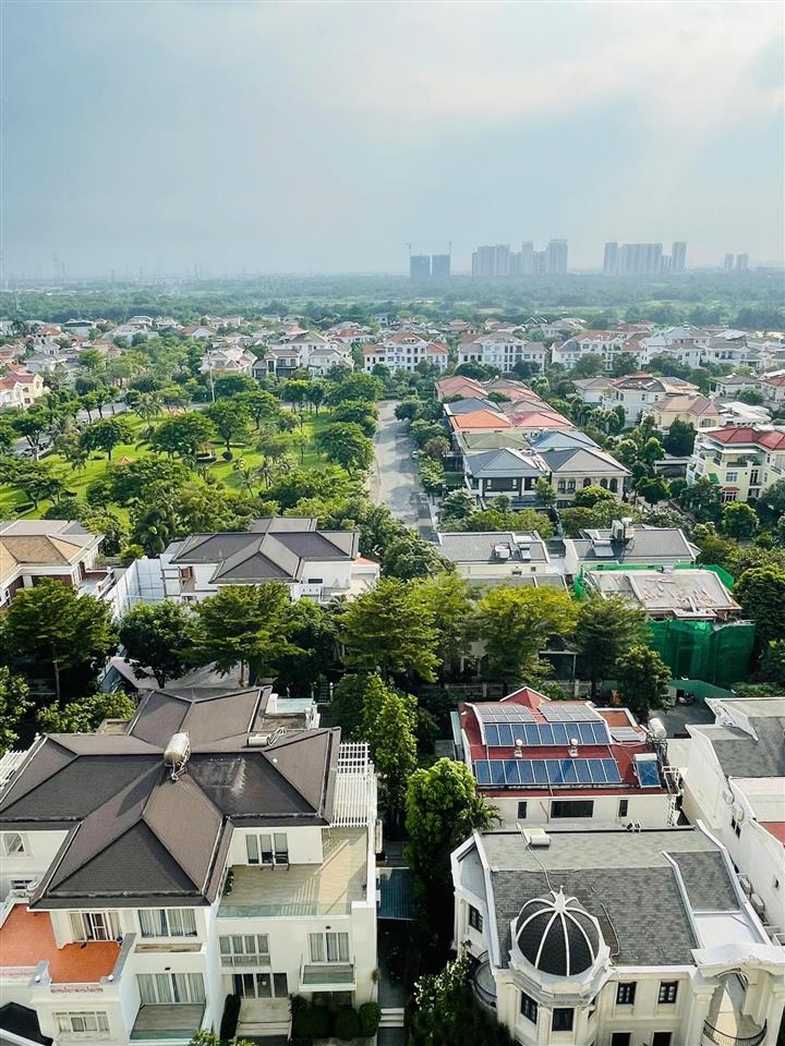 Bán ch hưng phúc pmh q7. 2pn, view biệt thự có ô xe hơi .   0947 833 *** phượng