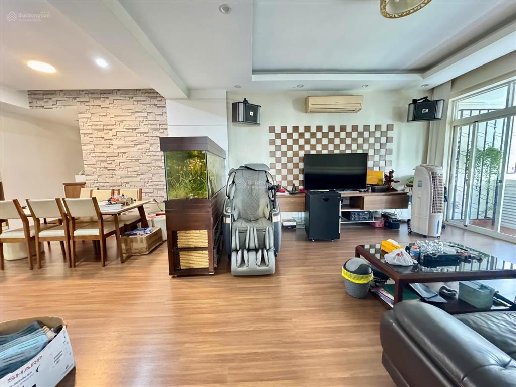 Bán gấp ch cảnh viên 3 pmh q7. 3pn, view công viên. giá đầu tư.  0947 833 *** phượng