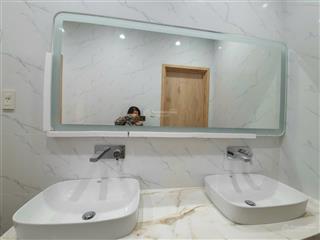 Bán bt him lam kênh tẻ dt 10x20m hầm trệt 3 lầu có thang máy nhà mới xây có hđ thuê 85 tr/th