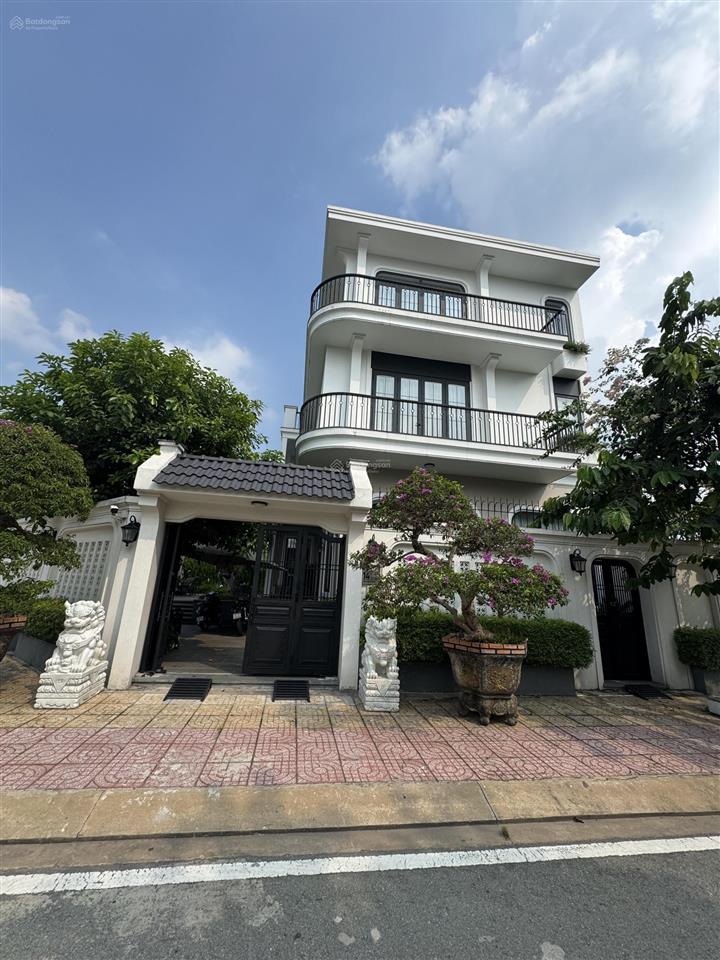 Bán đất nền bộ công an phạm hữu lầu 1 lô view sông tôm 12x27m, giá 35 tỷ