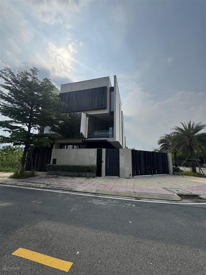 Bán đất nền bộ công an phạm hữu lầu 1 lô view sông tôm 12x27m, giá 35 tỷ