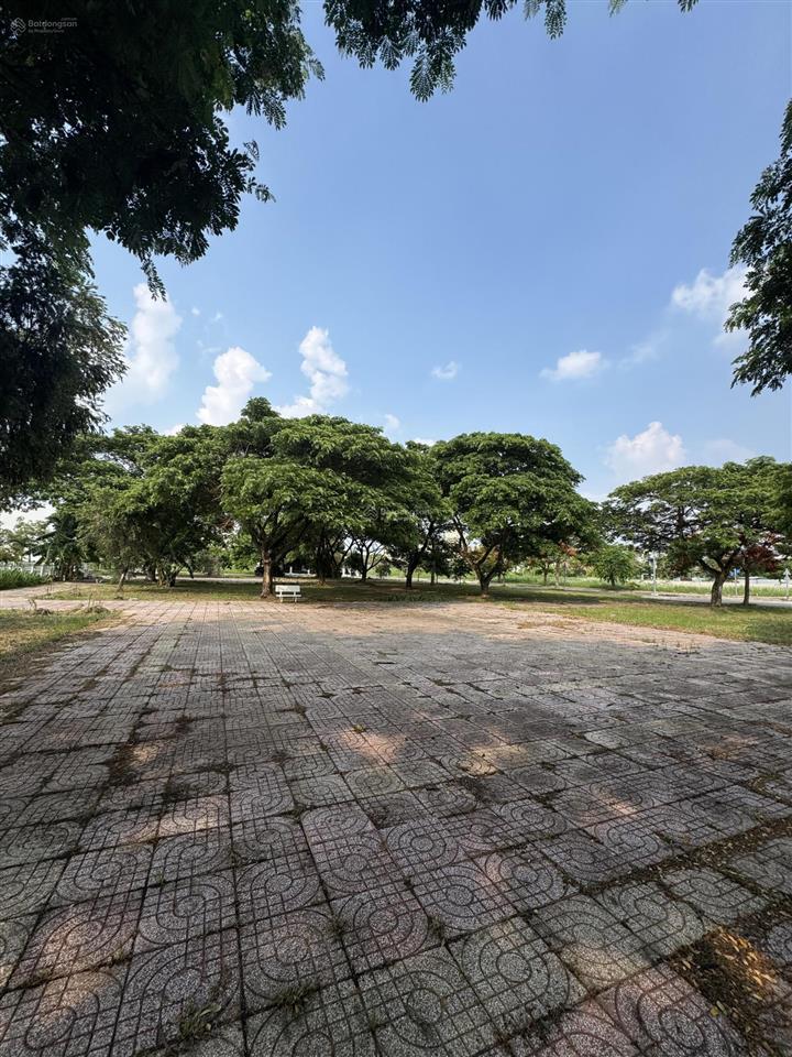 Bán đất nền bộ công an phạm hữu lầu 1 lô view sông tôm 12x27m, giá 35 tỷ