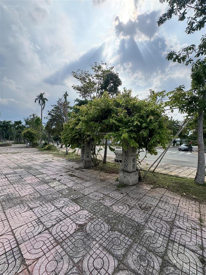 Bán đất nền bộ công an phạm hữu lầu 1 lô view sông tôm 12x27m, giá 35 tỷ