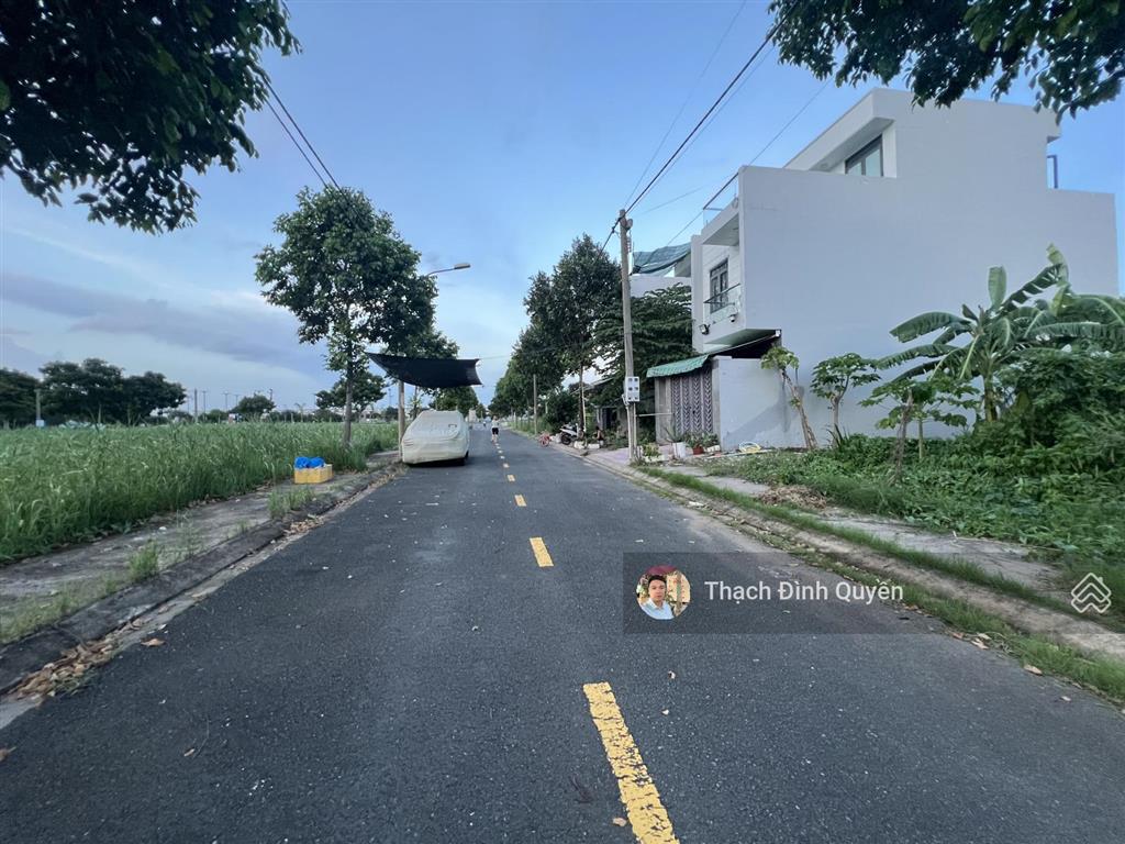 Lô góc hẻm siêu đẹp tại saigon village. dt 80m², góc hẻm kế bên 4 mét thoáng mát