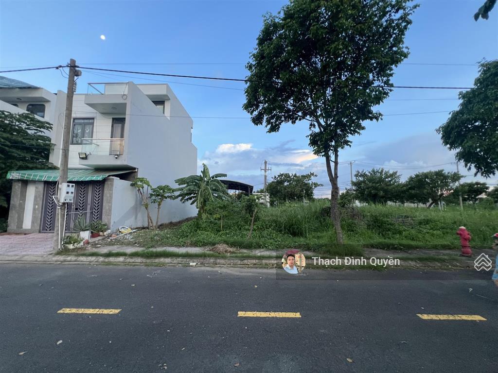 Lô góc hẻm siêu đẹp tại saigon village. dt 80m², góc hẻm kế bên 4 mét thoáng mát