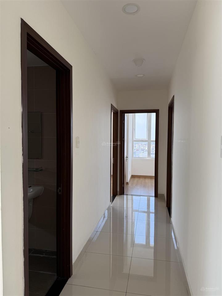 Bán căn hộ western capital 2pn, 1wc view hồ bơi thoáng mát