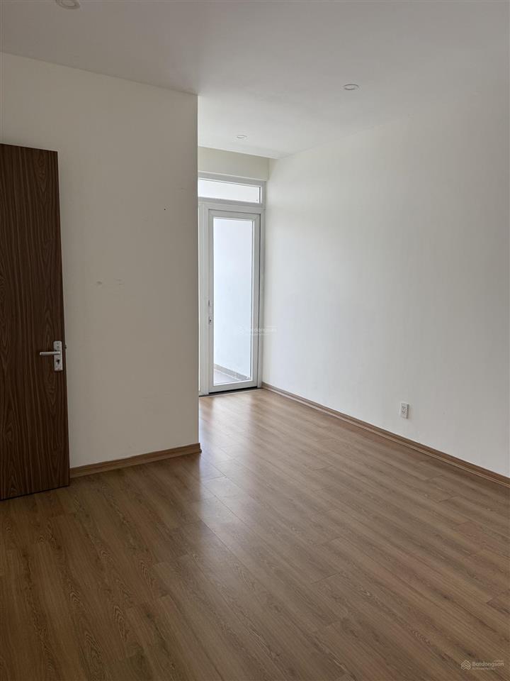 Bán căn hộ western capital 2pn, 1wc view hồ bơi thoáng mát