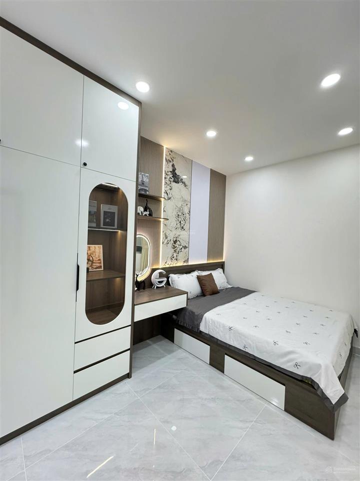 Căn hộ đẹp, nhiều tiện ích tại sky garden ii, 6,2 tỷ, 81m2