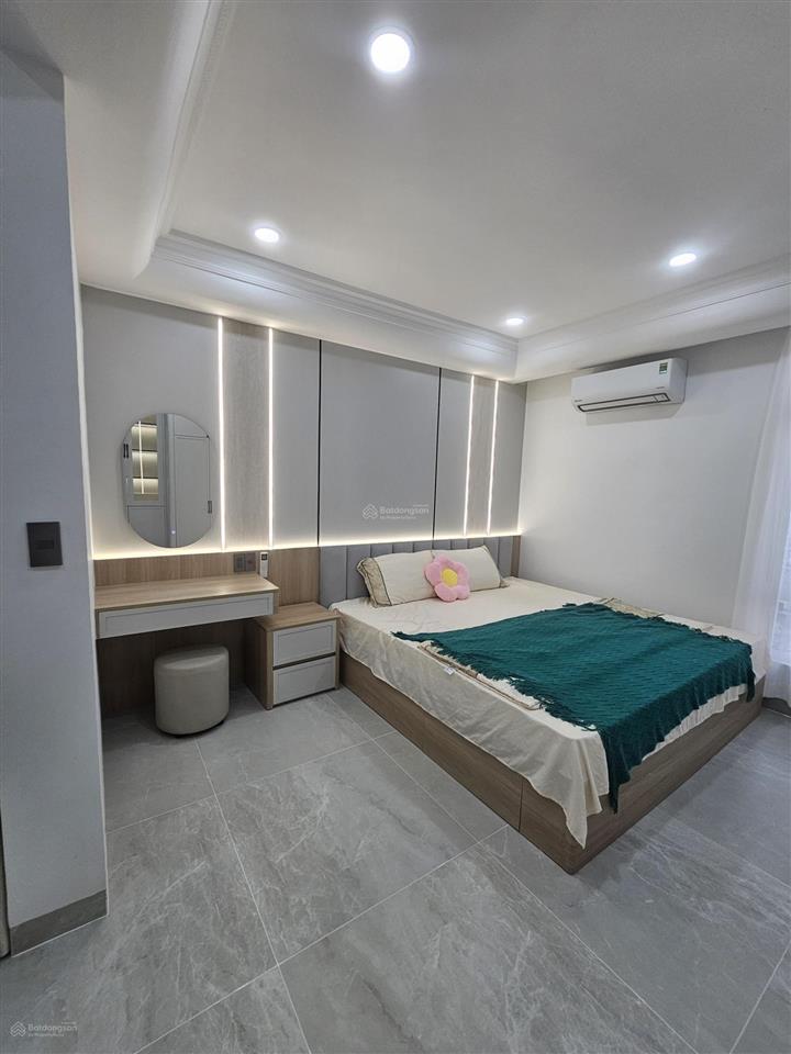 Bán & cho thuê penthouse sky garden 3 227m2