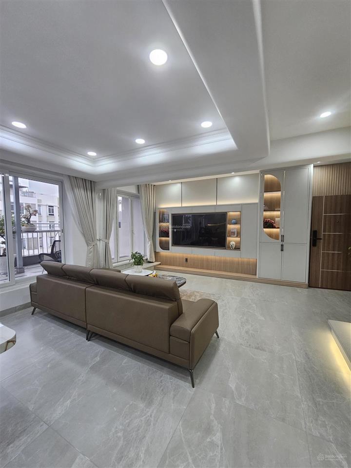 Bán & cho thuê penthouse sky garden 3 227m2