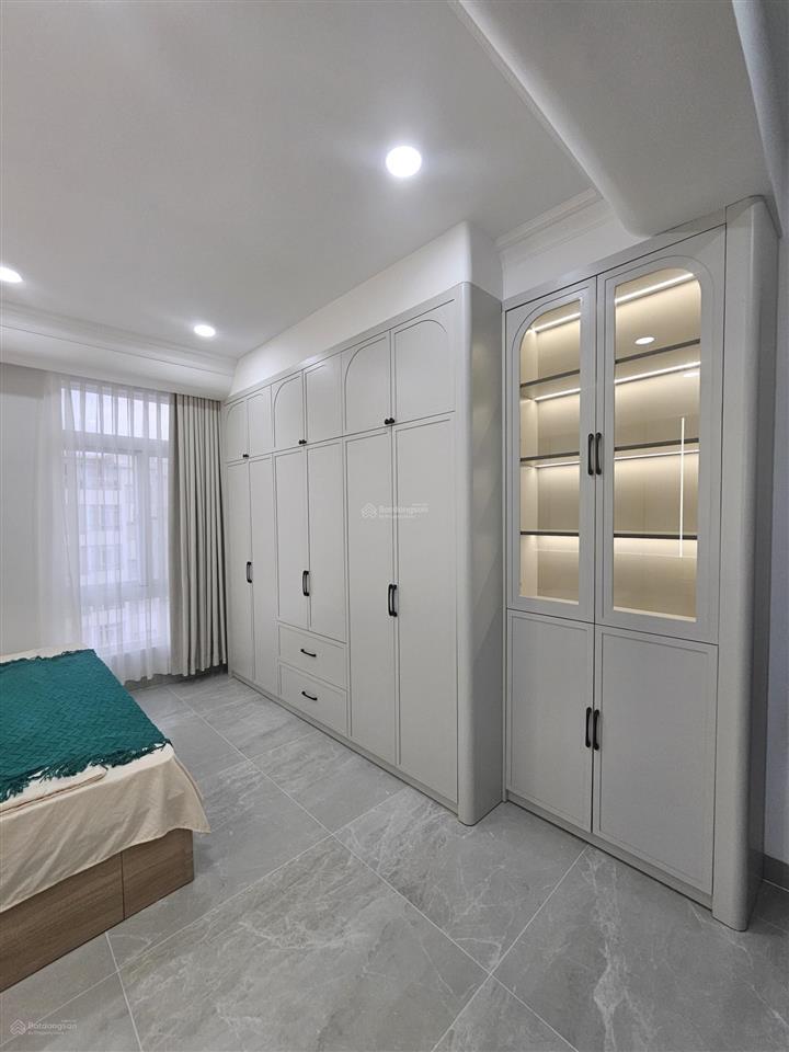 Bán & cho thuê penthouse sky garden 3 227m2
