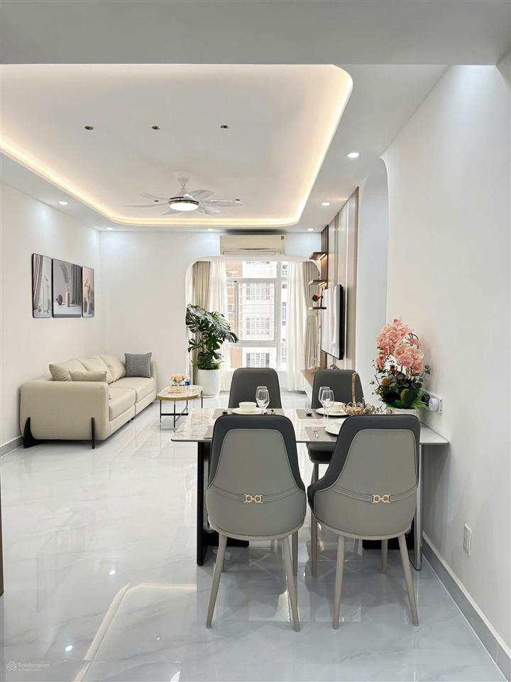 Bán gấp căn góc sky garden 3 phú mỹ hưng  74m2  3pn giá 6,85 tỷ
