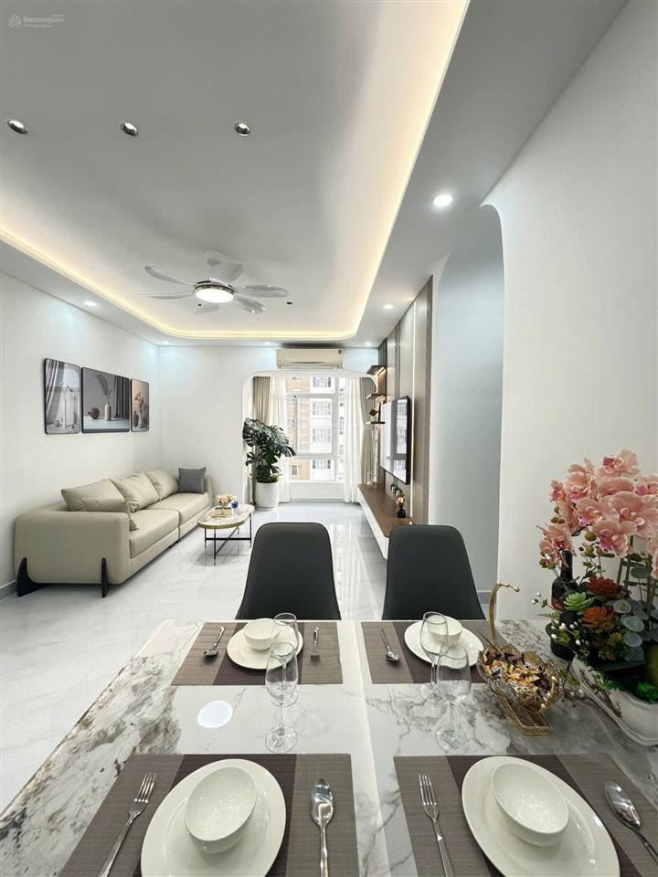 Bán gấp căn góc sky garden 3 phú mỹ hưng  74m2  3pn giá 6,85 tỷ
