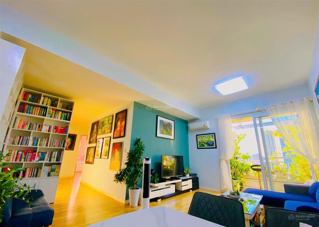 Nhà mình cần bán căn 3 phòng ngủ chung cư vstar phú thuận, quận 7, có sổ