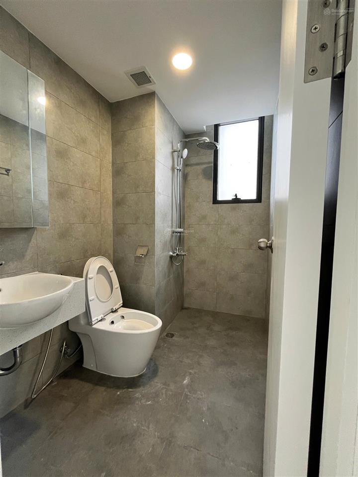 Mình bán căn 2pn victoria village 64 m², giá 5,85 tỷ, phù hợp ở hoặc đầu tư lâu dài, xem nhà được