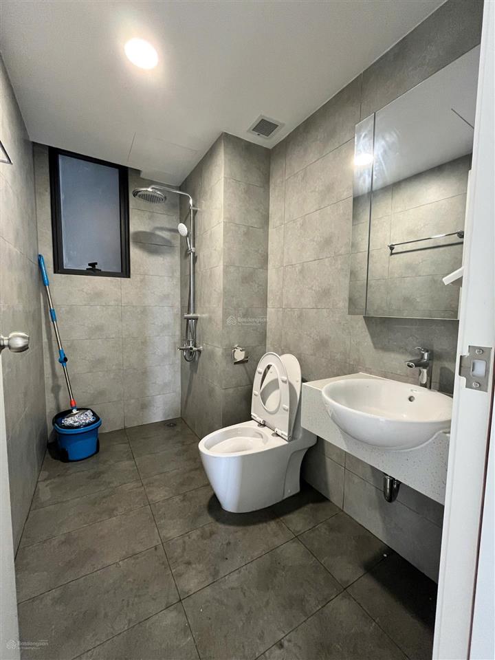 Mình bán căn 2pn victoria village 64 m², giá 5,85 tỷ, phù hợp ở hoặc đầu tư lâu dài, xem nhà được