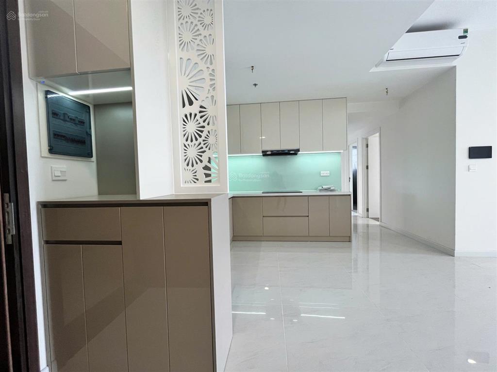 Mình bán căn 2pn victoria village 64 m², giá 5,85 tỷ, phù hợp ở hoặc đầu tư lâu dài, xem nhà được