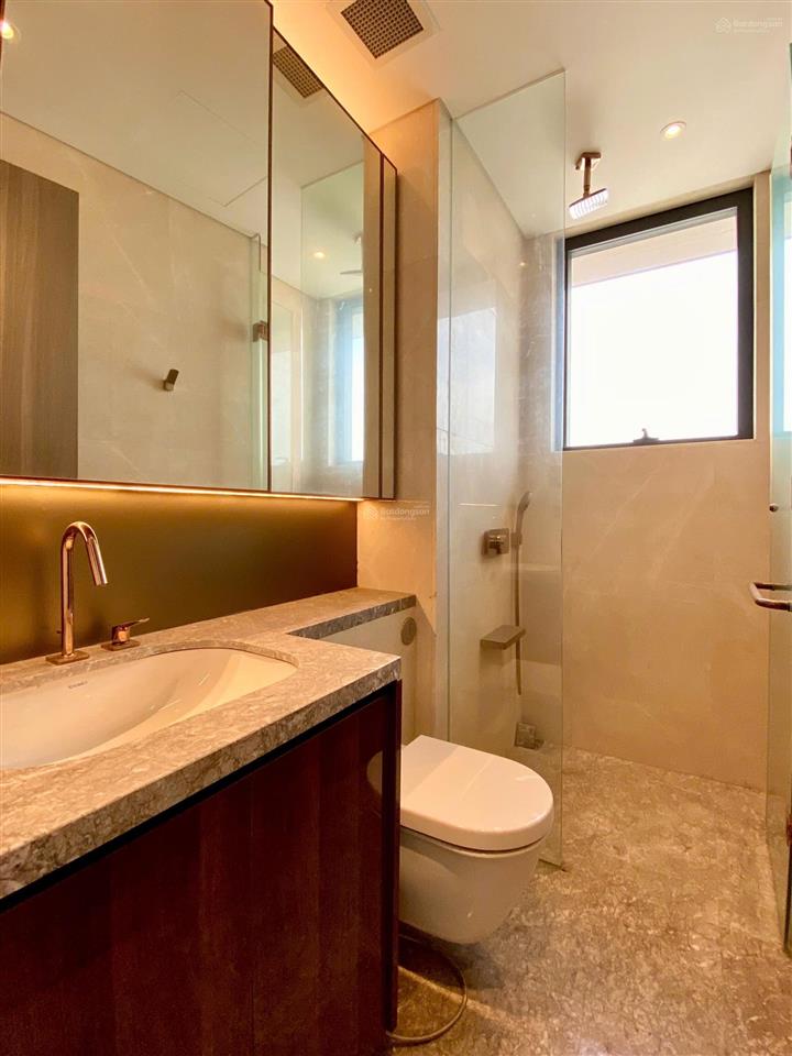 Nhà mới 100% chưa qua sử dụng, bán căn hộ marq 4 phòng ngủ 145m2 giá 29.8 tỷ, ô xe, thang máy riêng
