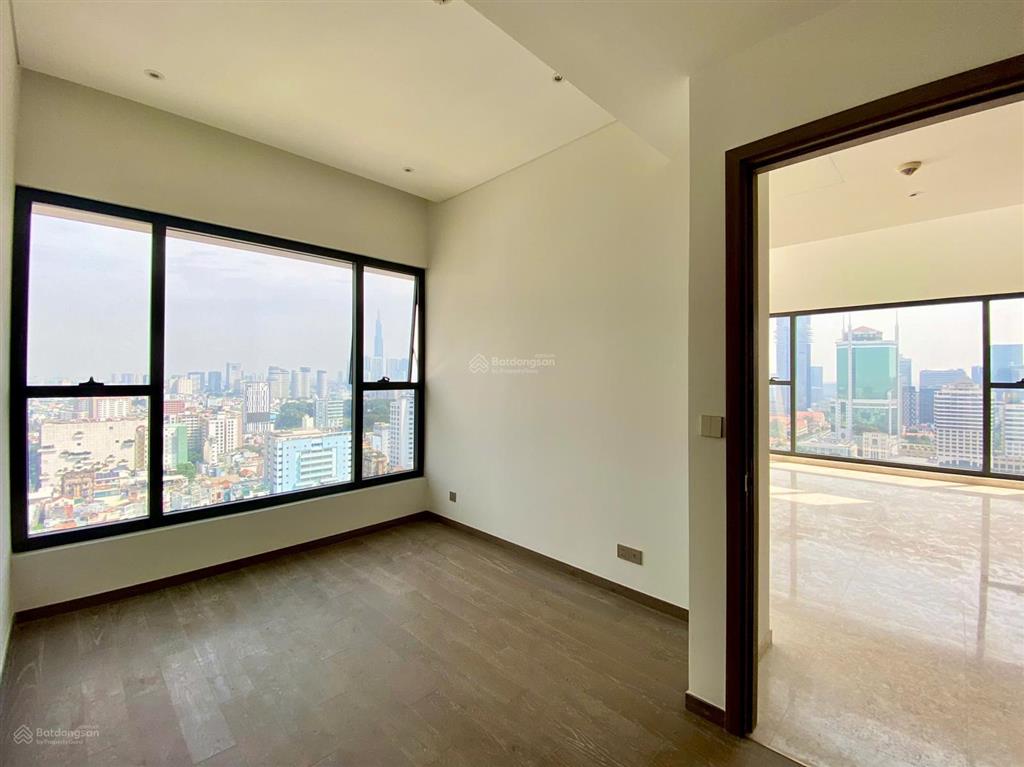 Nhà mới 100% chưa qua sử dụng, bán căn hộ marq 4 phòng ngủ 145m2 giá 29.8 tỷ, ô xe, thang máy riêng