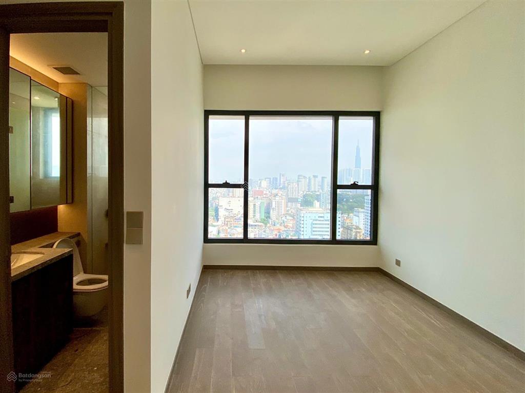 Nhà mới 100% chưa qua sử dụng, bán căn hộ marq 4 phòng ngủ 145m2 giá 29.8 tỷ, ô xe, thang máy riêng