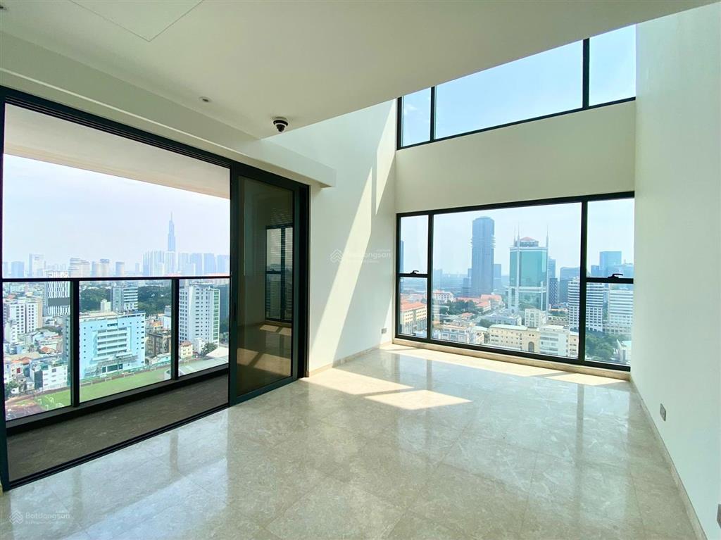Nhà mới 100% chưa qua sử dụng, bán căn hộ marq 4 phòng ngủ 145m2 giá 29.8 tỷ, ô xe, thang máy riêng
