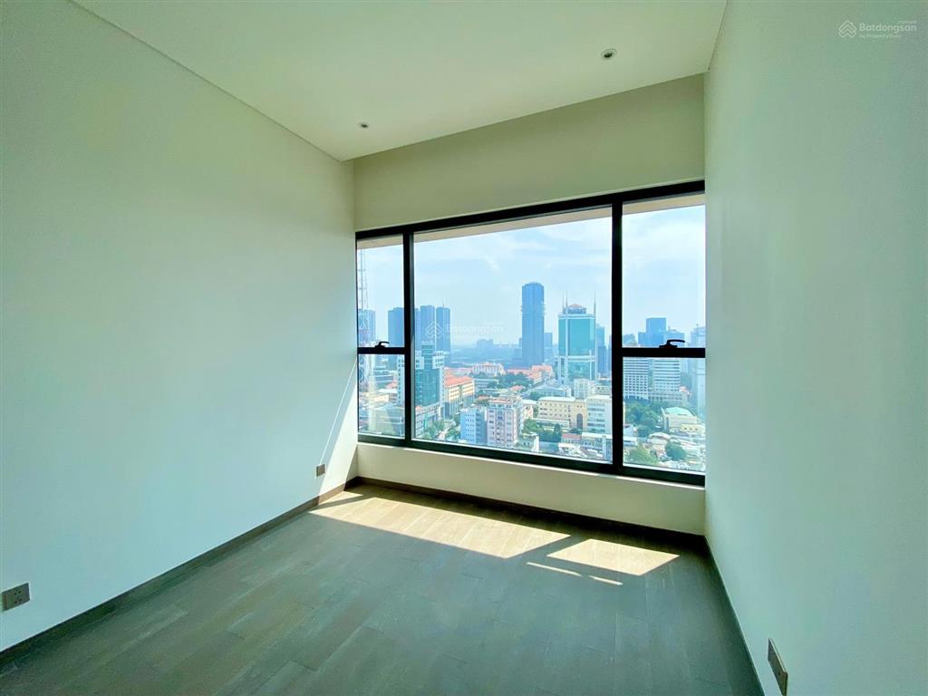 Nhà mới 100% chưa qua sử dụng, bán căn hộ marq 4 phòng ngủ 145m2 giá 29.8 tỷ, ô xe, thang máy riêng
