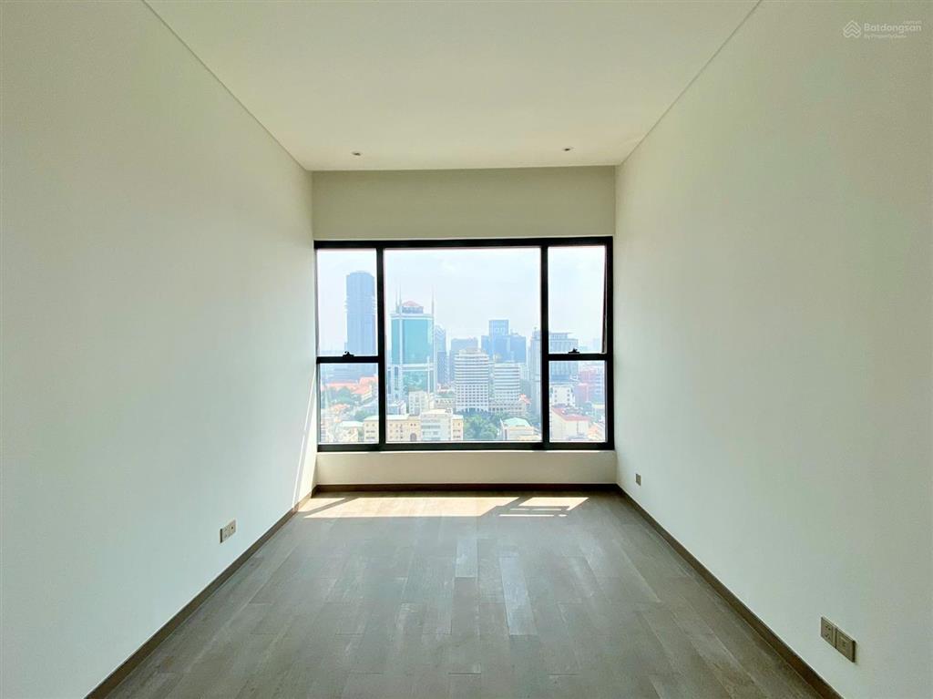 Nhà mới 100% chưa qua sử dụng, bán căn hộ marq 4 phòng ngủ 145m2 giá 29.8 tỷ, ô xe, thang máy riêng