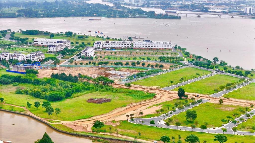Chính chủ bán btđl sông căn góc giá 63 tỷ dt 916m2 liền kề sân golf, trường học, y tế, hồ bơi