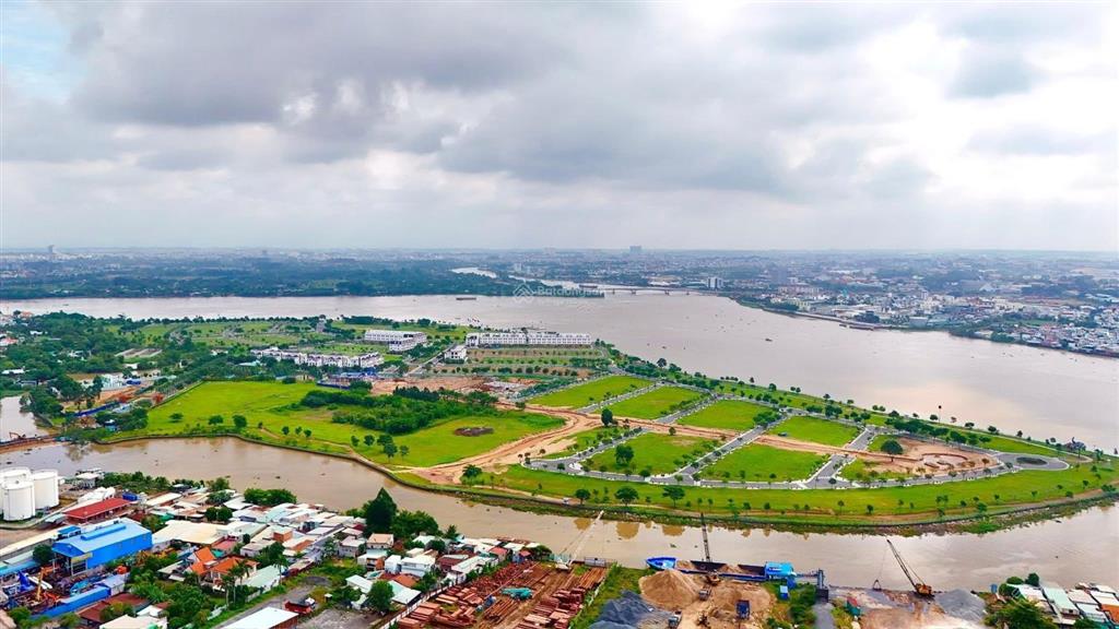 Chính chủ bán btđl sông căn góc giá 63 tỷ dt 916m2 liền kề sân golf, trường học, y tế, hồ bơi