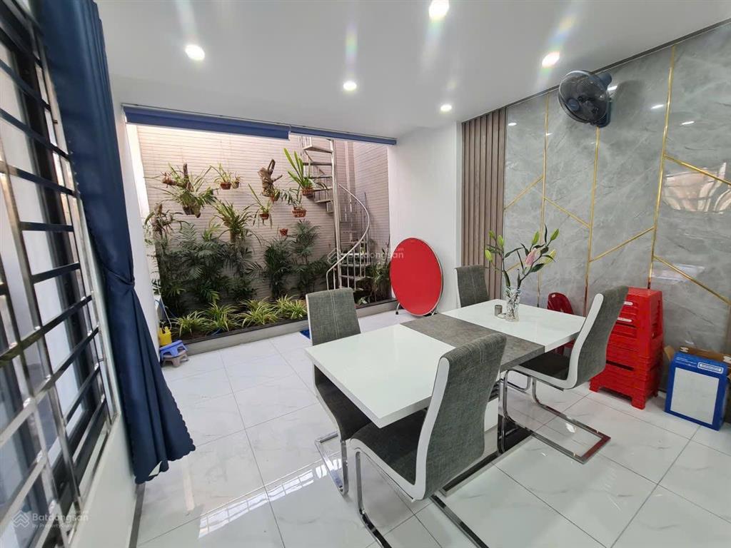 Tôi cần bán gấp nhà góc 2 mặt tiền xã mỹ yên, huyện bến lức, long an, nhà còn mới xây kiên cố để ở