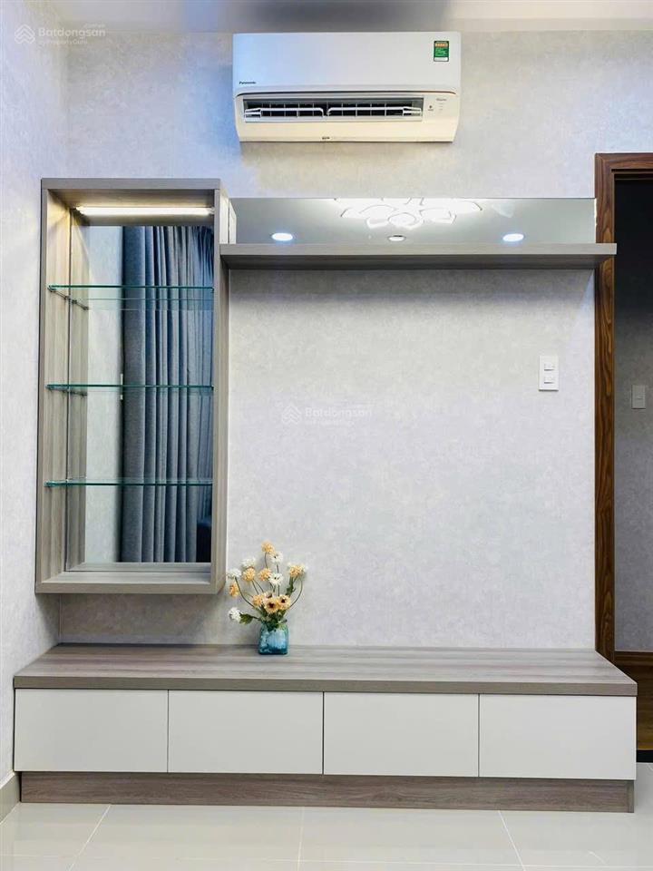 Tôi cần bán gấp căn hộ 2pn2wc full nội thất, chỉ xách vali vào ở nhà mới chưa sử dụng