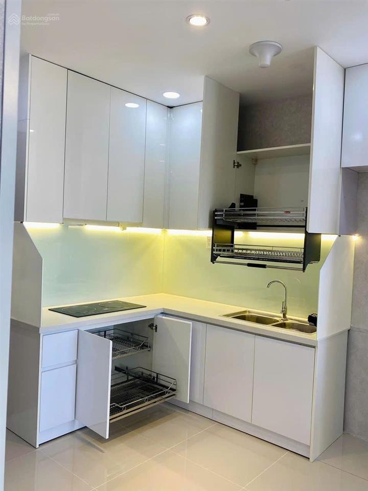 Tôi cần bán gấp căn hộ 2pn2wc full nội thất, chỉ xách vali vào ở nhà mới chưa sử dụng