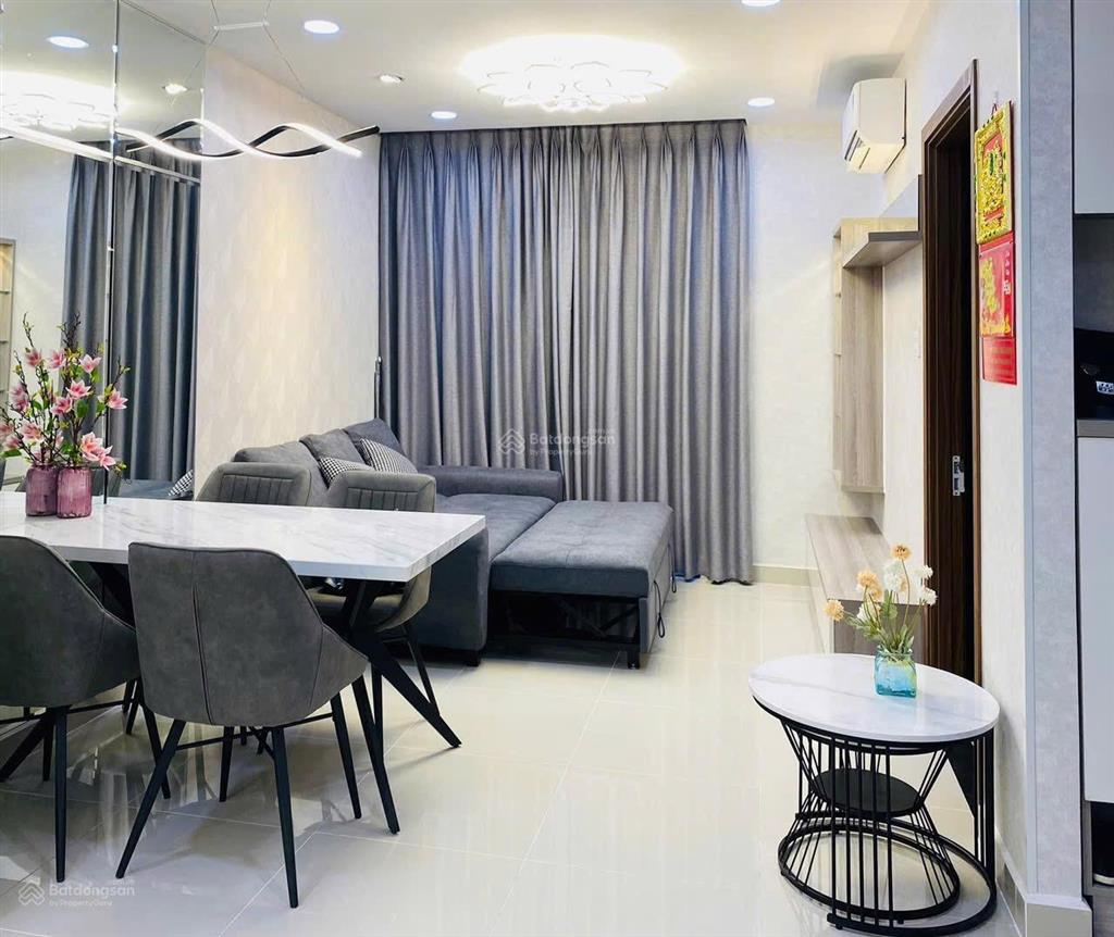 Chính chủ cần bán căn hộ 2pn2wc full nội thất, chỉ xách vali vào ở nhà mới chưa sử dụng