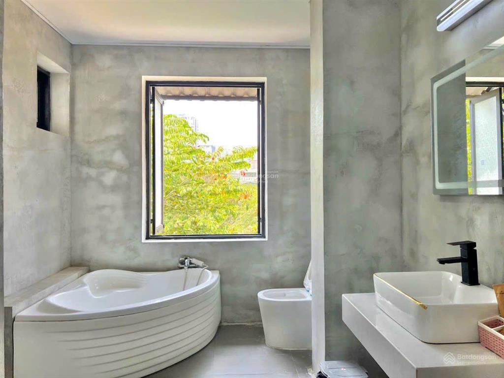 Cho thuê biệt thự lđh ,nhà bè.giáp quận 7.có hồ bơi,sân vườn,5pn.giá40tr/tháng.0909 460 *** đức