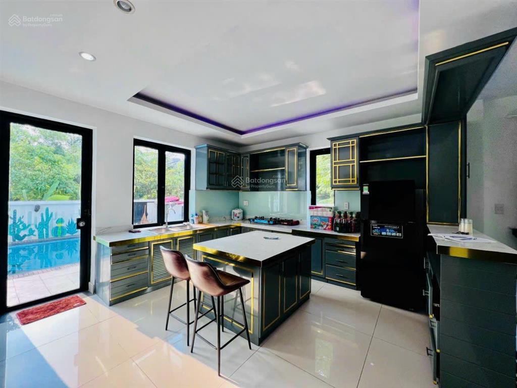 Cho thuê biệt thự lđh ,nhà bè.giáp quận 7.có hồ bơi,sân vườn,5pn.giá40tr/tháng.0909 460 *** đức