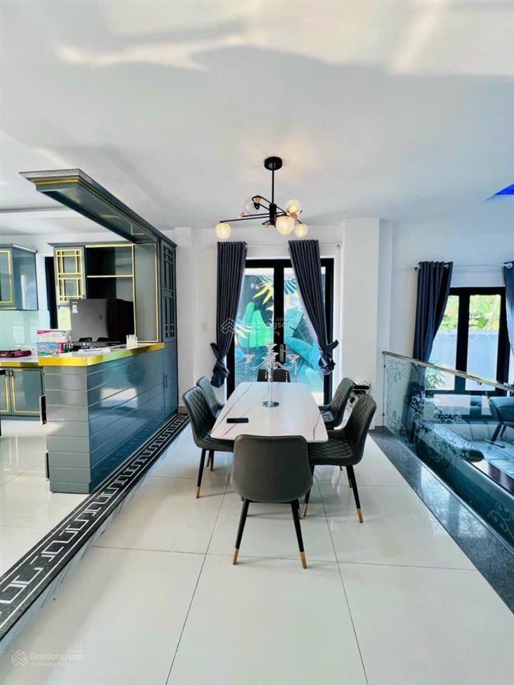 Cho thuê biệt thự lđh ,nhà bè.giáp quận 7.có hồ bơi,sân vườn,5pn.giá40tr/tháng.0909 460 *** đức