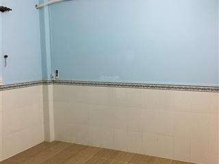 Cho thuê phòng trọ 20m2 ngay vạn hạnh mall quận 10, có chỗ để xe, kdc an ninh, giờ giấc tự do.